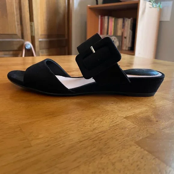 NWOT Size 37 H&M black suede-like sandals with adjustable buckle - Picture 4 of 7